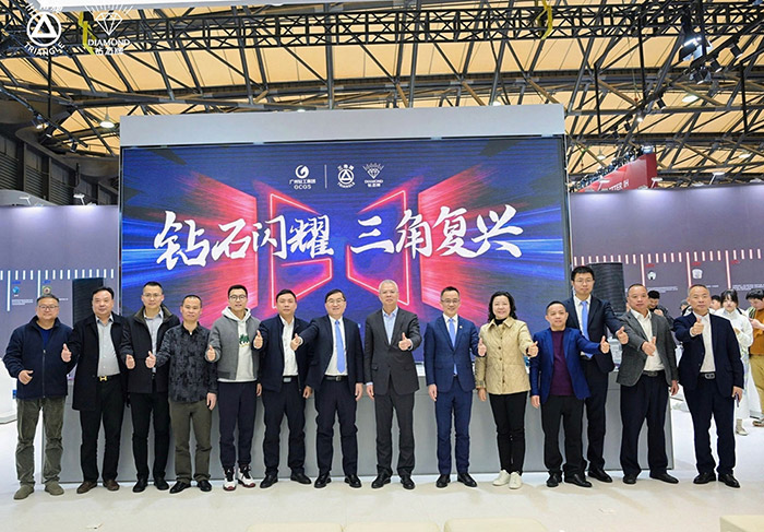  “AK官方网站_ak(中国)
”“钻石牌”60年家电老字号惊艳亮相AWE ——致敬经典为传承，国货创新谋复兴